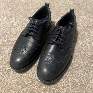 Cole Haan Men’s Grand Evolution Wingtip Oxford – Size 7.5 – Navy Blue Leather